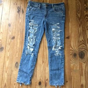 Distressed American Eagle Ankle Jegging